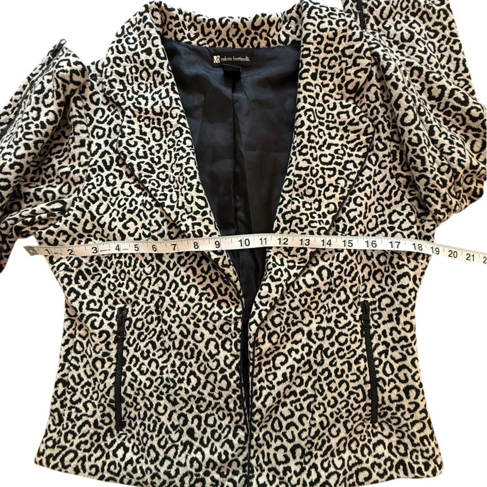 Valerie Bertinelli Leopard Print Open Front Blazer Soft Comfortable Size Medium - Picture 9 of 10